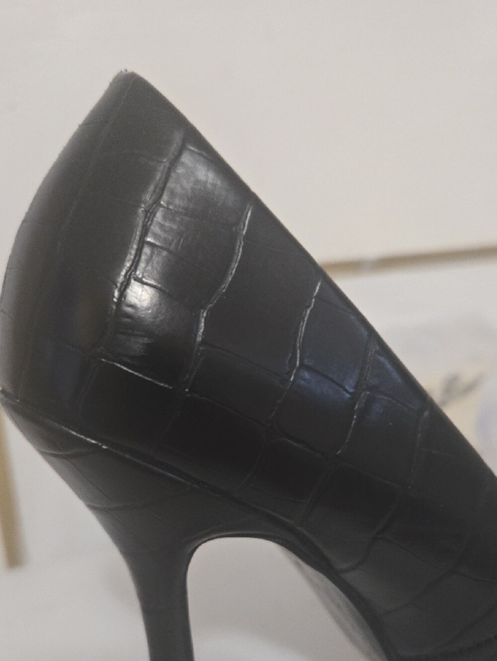 Classy Pointed Toe Heel Pumps in Black Crocodile Embossed - Picture 9 of 11